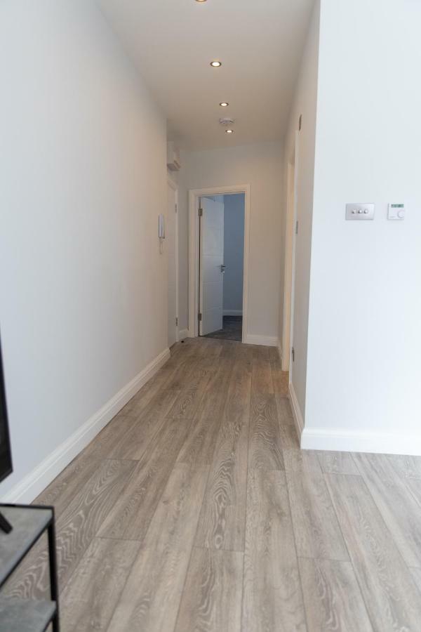London Northwick Park Serviced Apartments By Riis Property Харроу Номер фото